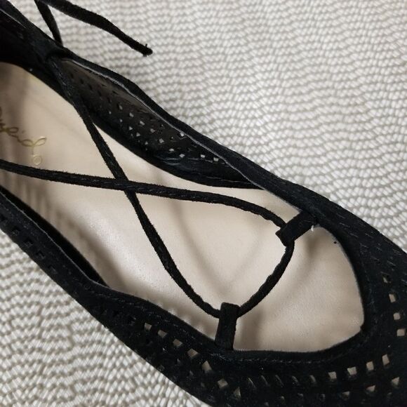 Qupid Black Suede Lace-Up the Ankle Flats - Picture 3 of 8